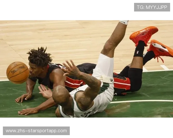 巴特勒抢断快下上篮，迈阿密瞬间起飞