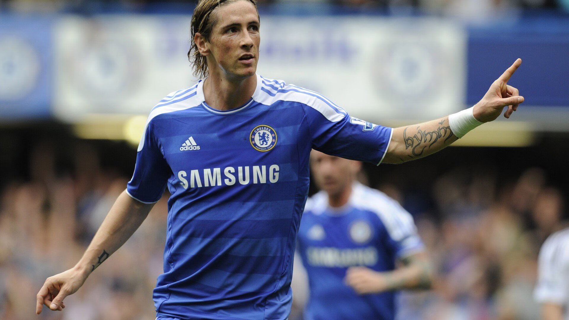 中超球队主场球迷互动活动开展，球迷给中超球队设计的队徽